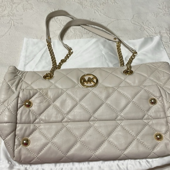 Michael Kors purse like new. - Picture 6 of 6